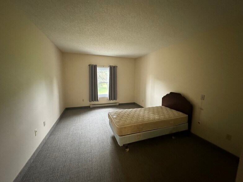 More Photos Of 725 Gibralter St, Norfolk Flex For Sale