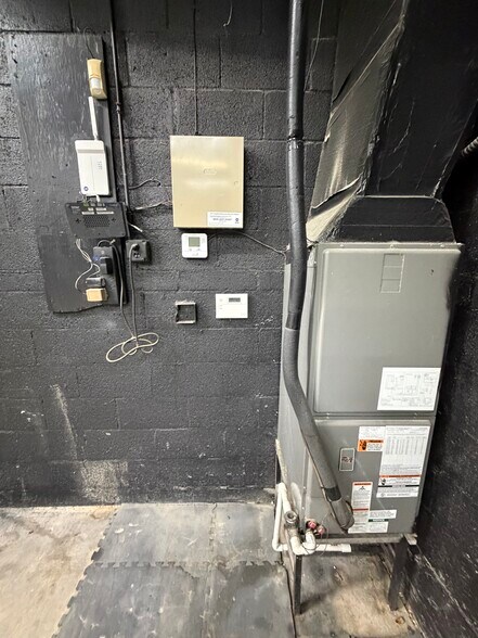 More Photos Of 6401 E Rogers Cir, Boca Raton Light Distribution For Lease