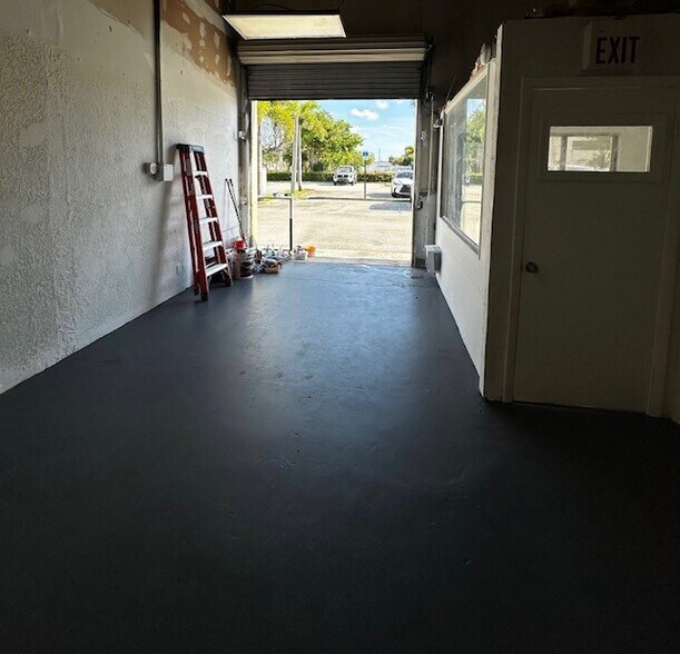 More Photos Of 3000 High Ridge Rd, Boynton Beach Warehouse For Lease