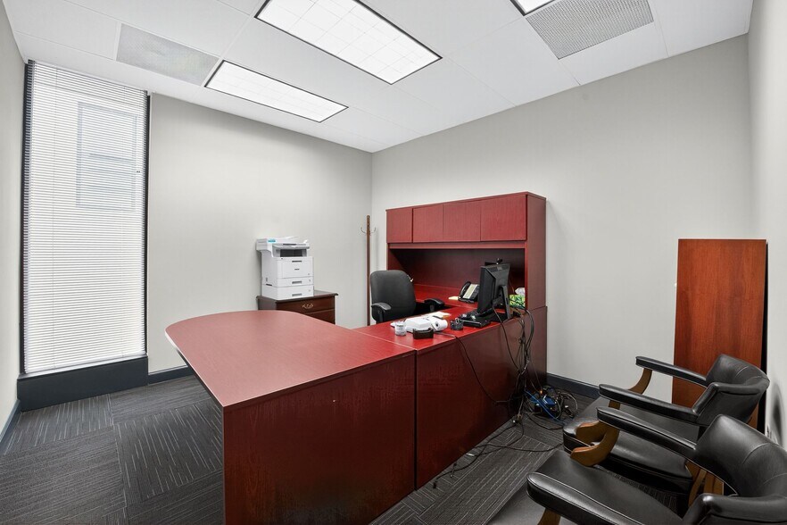 More Photos Of 412 St Marys St, Raleigh Office For Sale