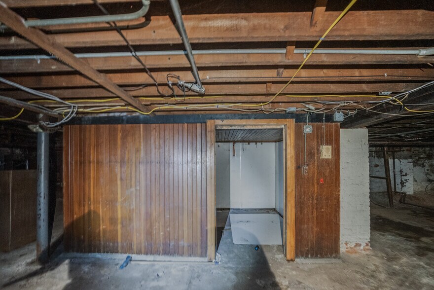 More Photos Of 567-573 Dwight St, Holyoke Storefront For Sale