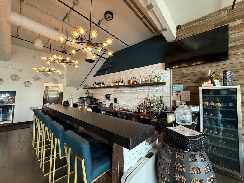 More Photos Of 3602 NW 119th St, Vancouver Storefront Retail Residential For Lease