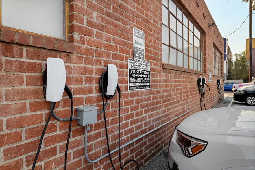 More Photos Of 523 Victoria Ave, Venice Loft Creative Space For Lease