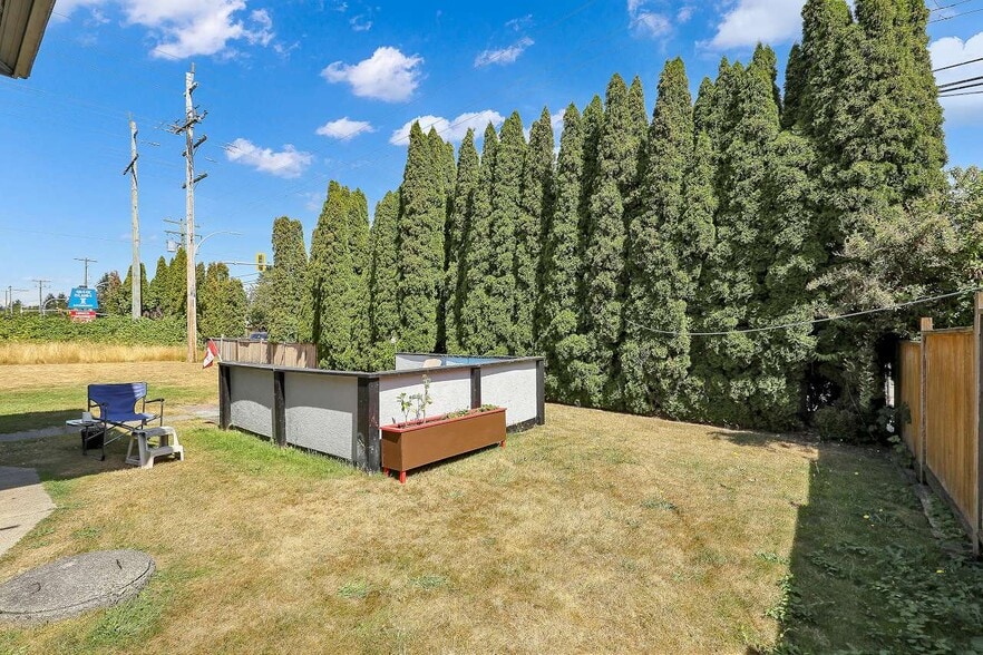 More Photos Of 9509 152 St, Surrey Daycare Center For Lease