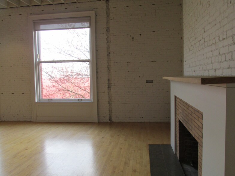 More Photos Of 1532 SW Morrison St, Portland Office For Sale