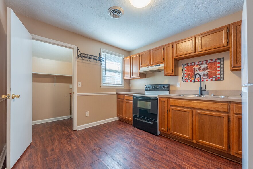 More Photos Of 138 Hibiscus Dr, Ashland City Multifamily For Sale