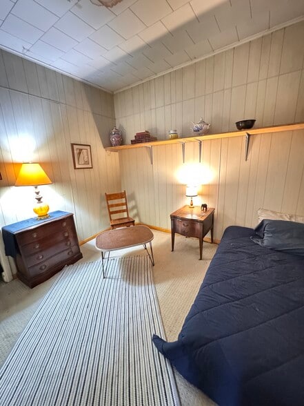 More Photos Of 572 2nd Ave, Troy Restaurant For Sale