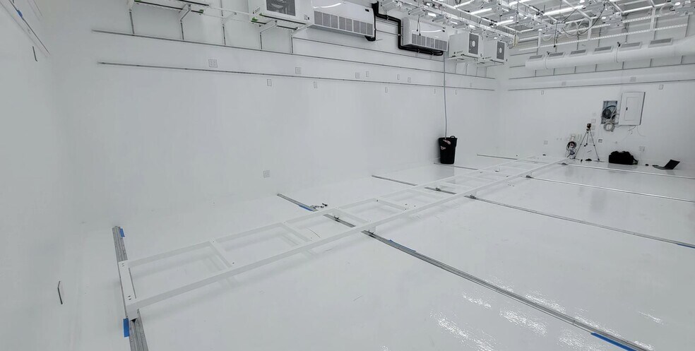 More Photos Of 4701-4703 NE Portland Hwy, Portland Warehouse For Sale