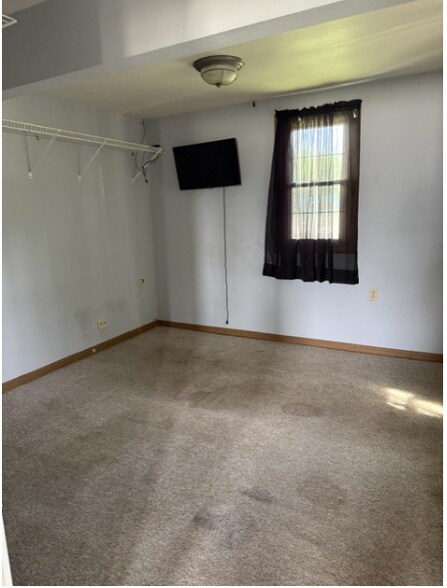 More Photos Of 200 W Buchanan St, Carlinville Warehouse For Sale