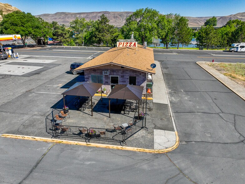 More Photos Of 200 Beech St, Arlington Restaurant For Sale