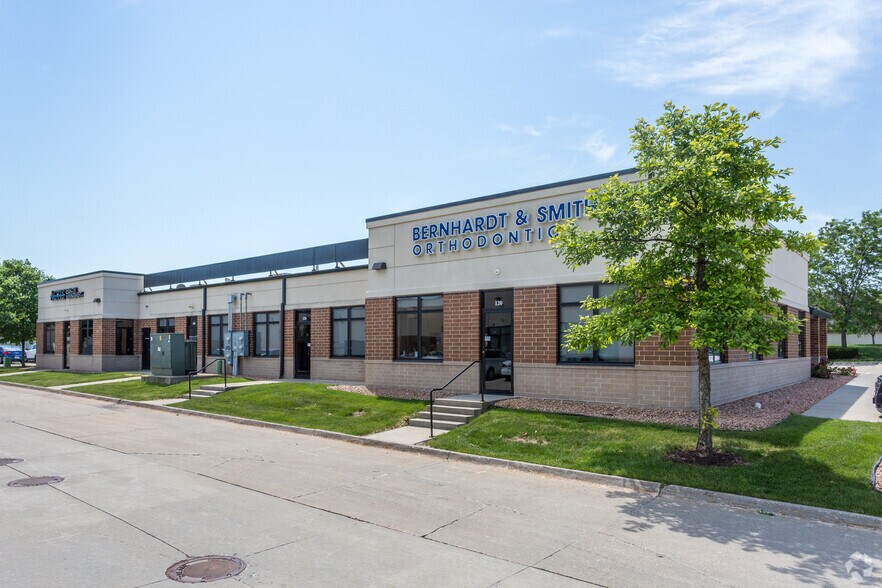 More Photos Of 94th St & University Ave, West Des Moines Unknown For Lease