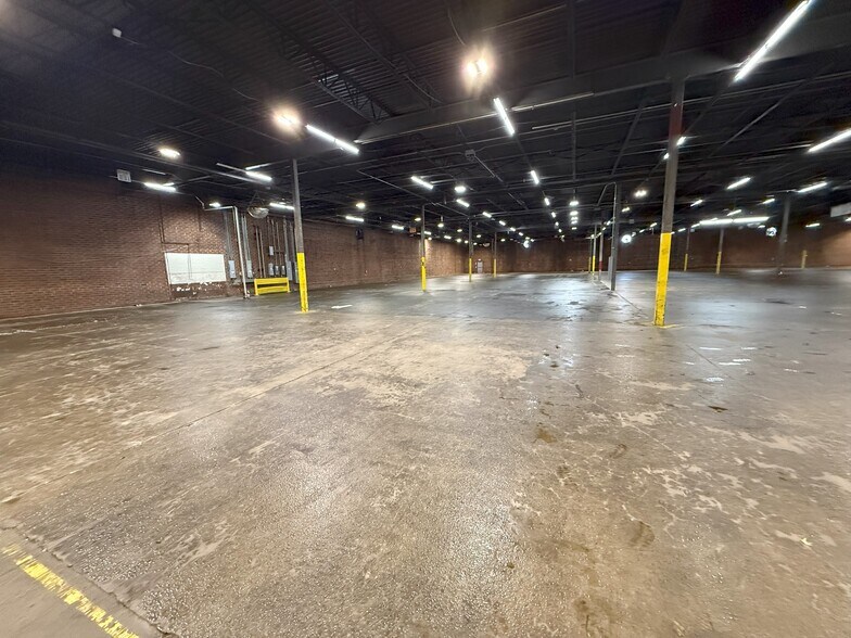 More Photos Of 11129 Monroe Rd, Matthews Warehouse For Sale