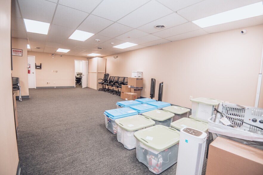 More Photos Of 1 Post Office Rd, Waldorf Medical For Lease