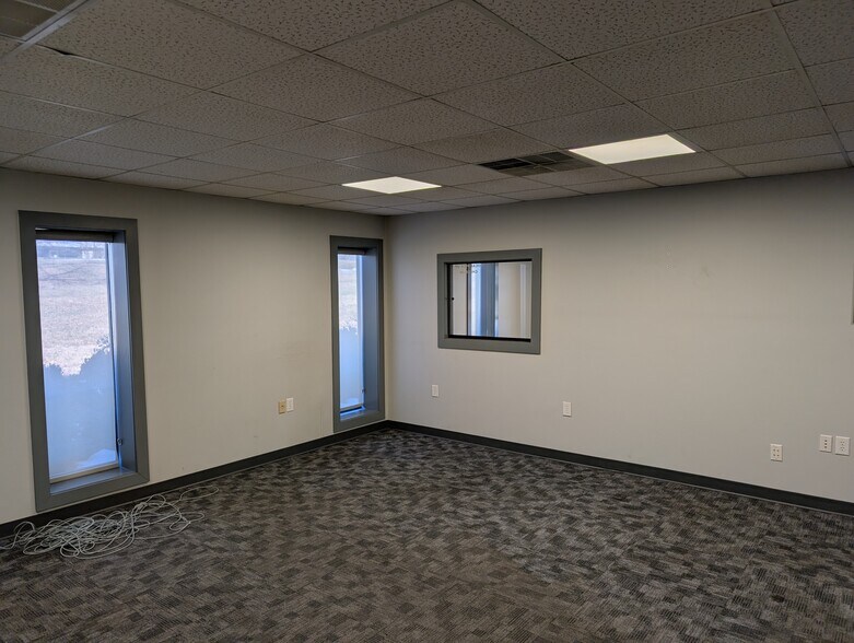 More Photos Of 4085 Pepperell Way, Dublin Distribution For Sale