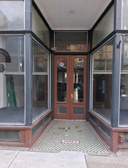 More Photos Of 658 Main St, Slatington Specialty For Lease