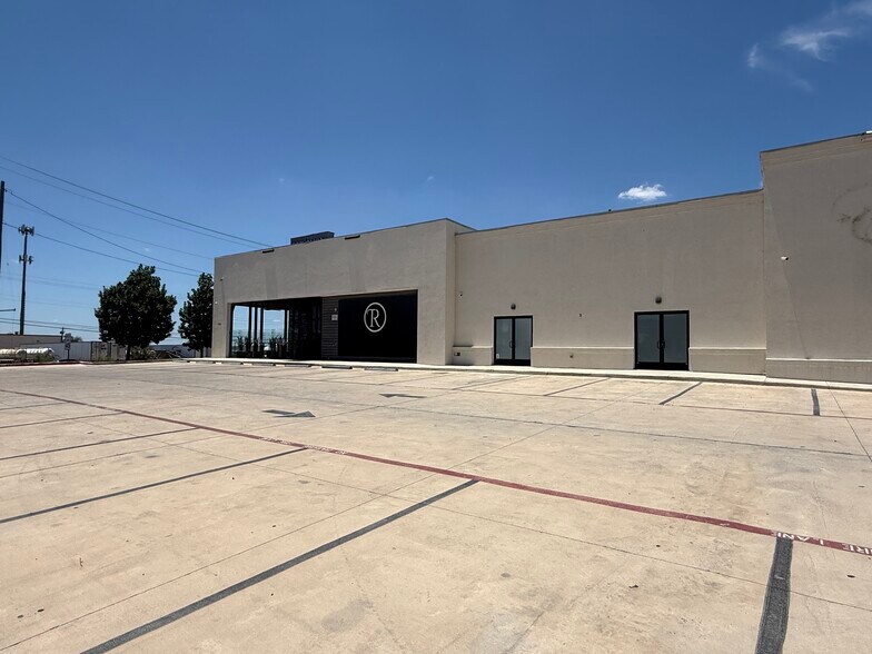 More Photos Of 110 Willow Oak, Laredo Specialty For Sale