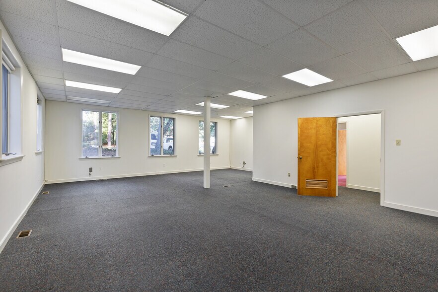 More Photos Of 8417 Patterson Ave, Richmond Office For Lease