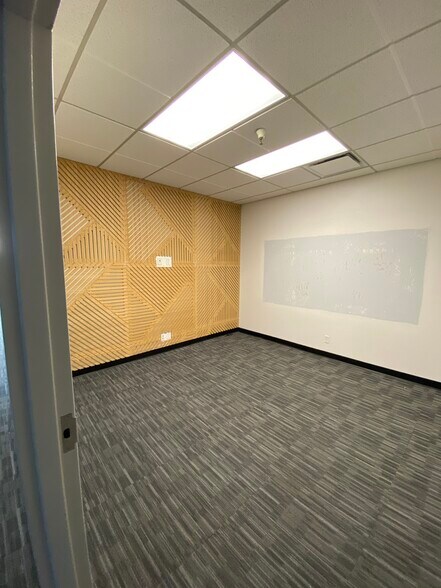 More Photos Of 970 Terra Bella Ave, Mountain View Research And Development For Lease