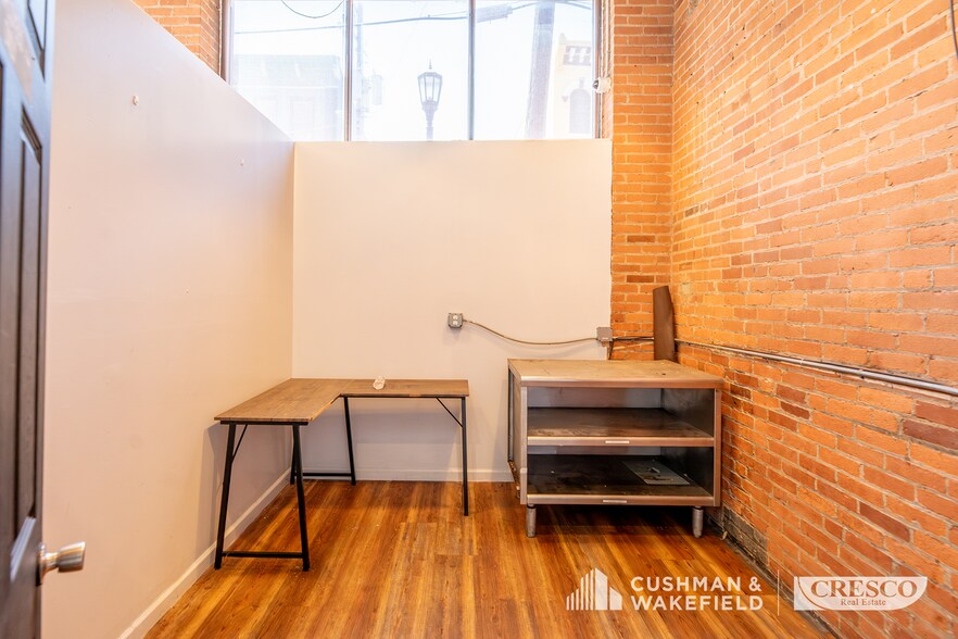 More Photos Of 1313 Old River Rd, Cleveland Freestanding For Lease