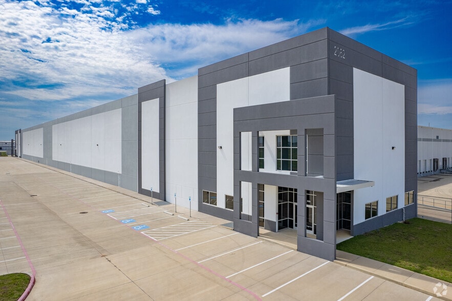 Primary Photo Of 2062 Woods Road, Brookshire Warehouse For Lease