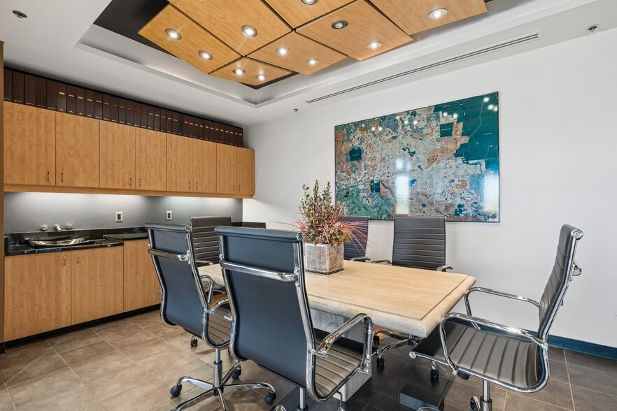 More Photos Of 8765 E Bell Rd, Scottsdale Loft Creative Space For Sale