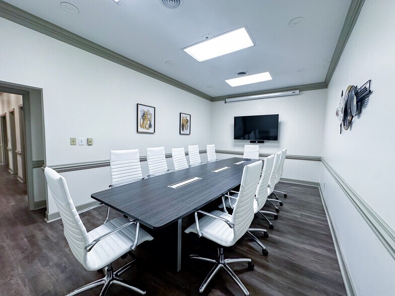 More Photos Of 3000-3002 Bob Wallace Ave SW, Huntsville Light Distribution For Sale