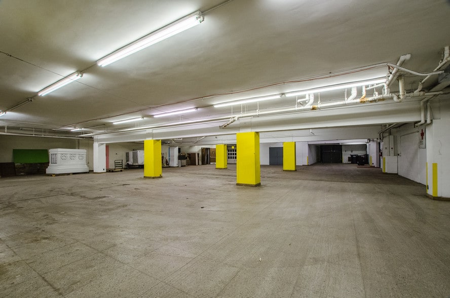 More Photos Of 35 N Park St, Mansfield Office For Sale