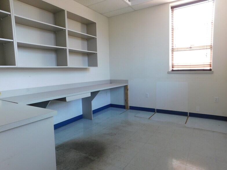 More Photos Of 813 N 4th St, Allentown Warehouse For Sale