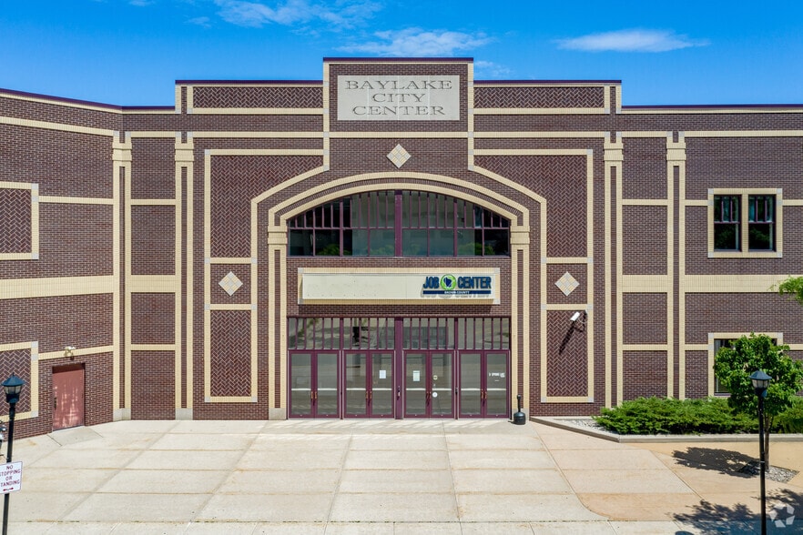 More Photos Of 110-301 N Adams St, Green Bay Office Residential For Lease