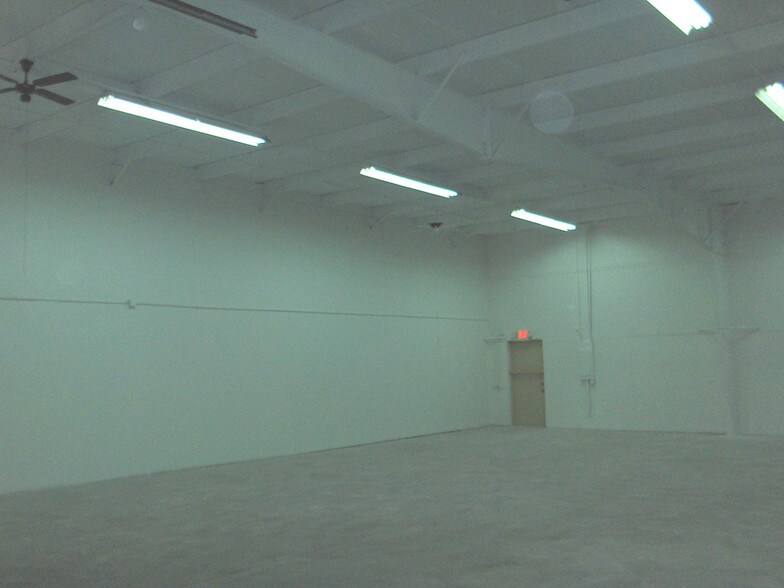 More Photos Of 750-754 Center Rd, Frankfort Office For Lease
