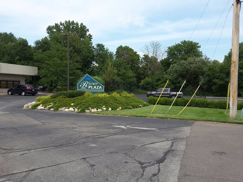 More Photos Of 427 W Pike St, Goshen Restaurant For Lease