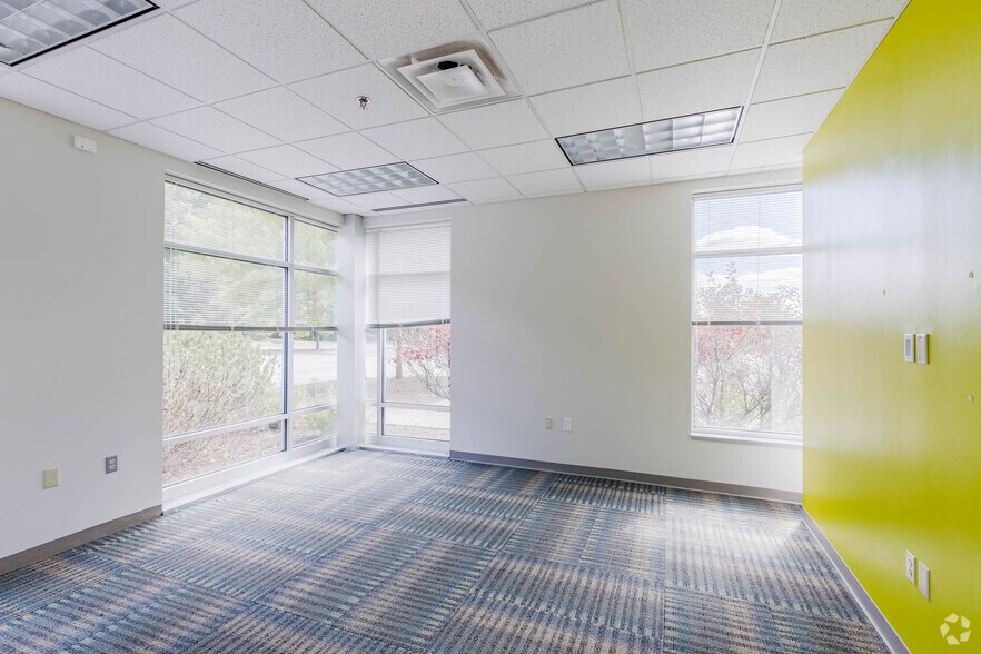 More Photos Of 120-140 E Kensinger Dr, Cranberry Township Office For Sale