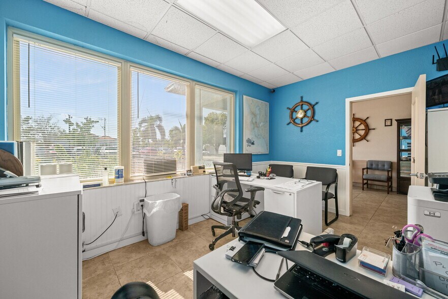 More Photos Of 917 SE 47th Ter, Cape Coral Restaurant For Sale