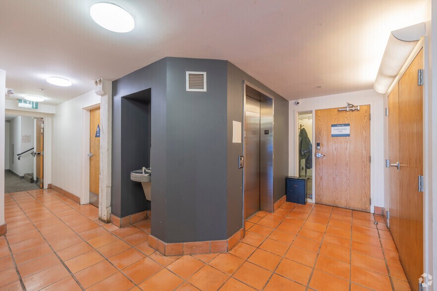 More Photos Of 318 Harrison St, Oakland Loft Creative Space For Lease