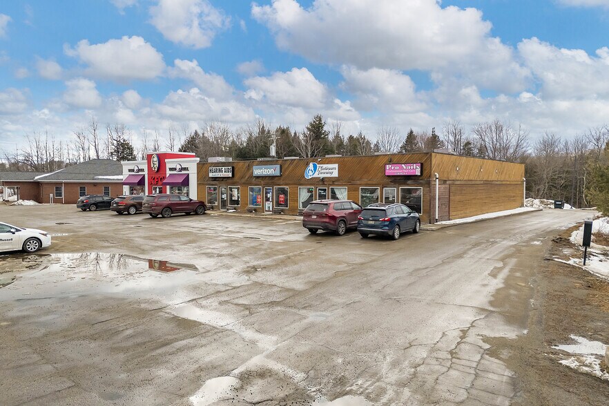 More Photos Of 369 Wilton Rd, Farmington Storefront For Lease