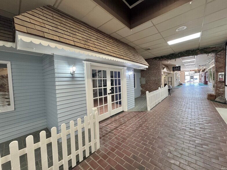More Photos Of 125 W Jefferson St, Tipton Storefront For Lease