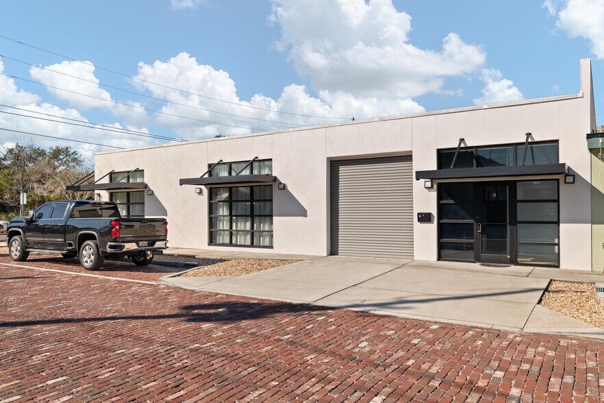 More Photos Of 229 E Lemon St, Tarpon Springs Auto Repair For Lease