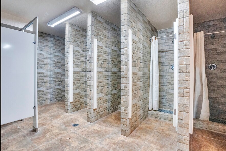 More Photos Of 500 Friday Rd, Cocoa Sports And Entertainment For Sale