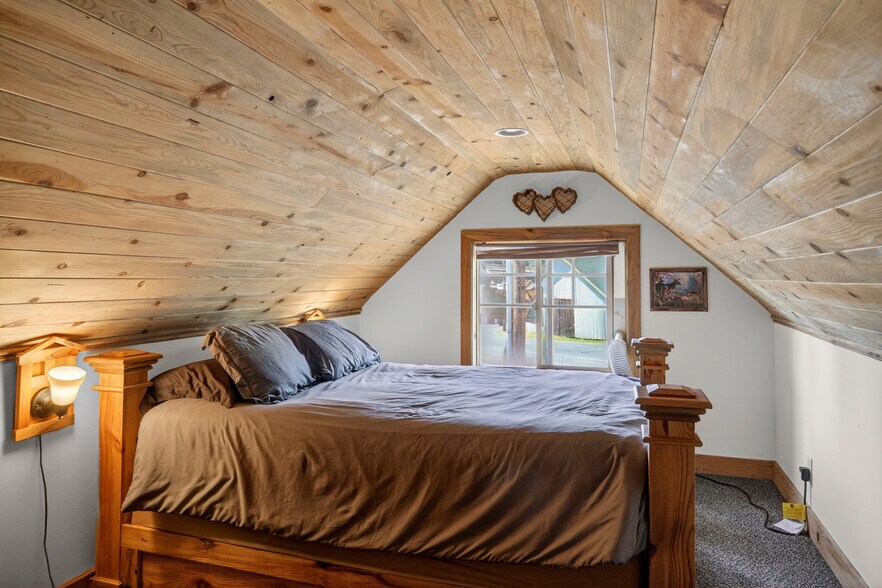 More Photos Of 1258 Highway 141, White Salmon Hospitality For Sale