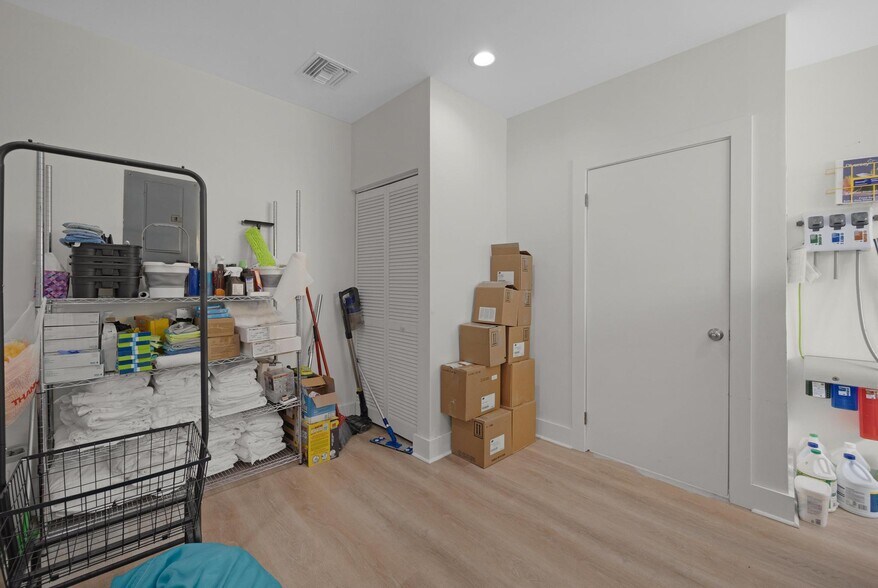 More Photos Of 19950-19980 Overseas Hwy, Sugarloaf Key Office For Sale