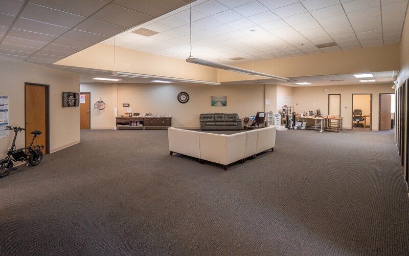 More Photos Of 1421 W Wells Branch Pky, Pflugerville Flex For Lease
