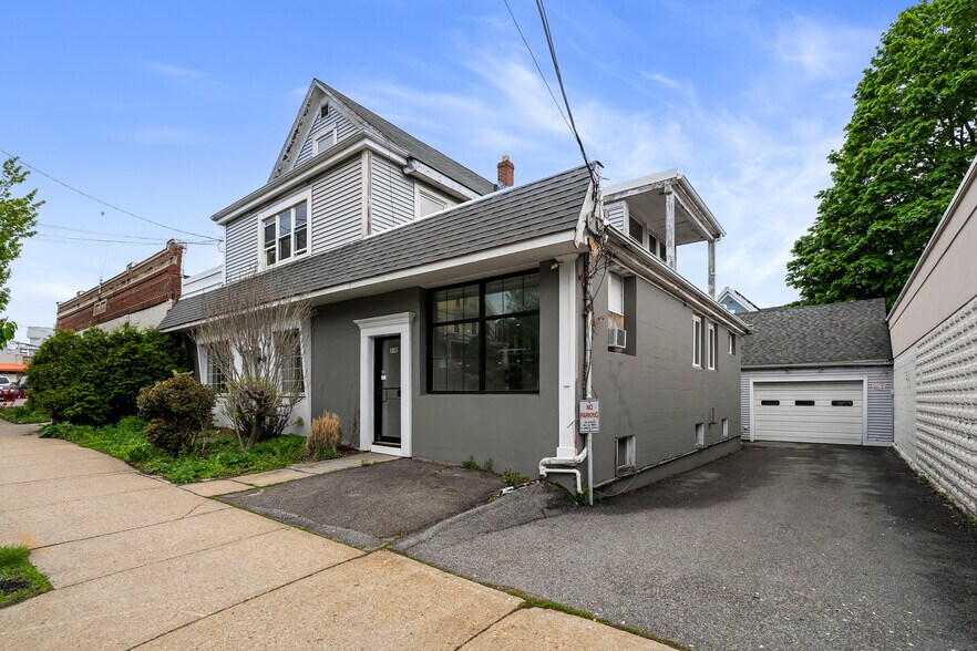 More Photos Of 1205 Massachusetts Ave, Arlington Storefront Retail Residential For Sale