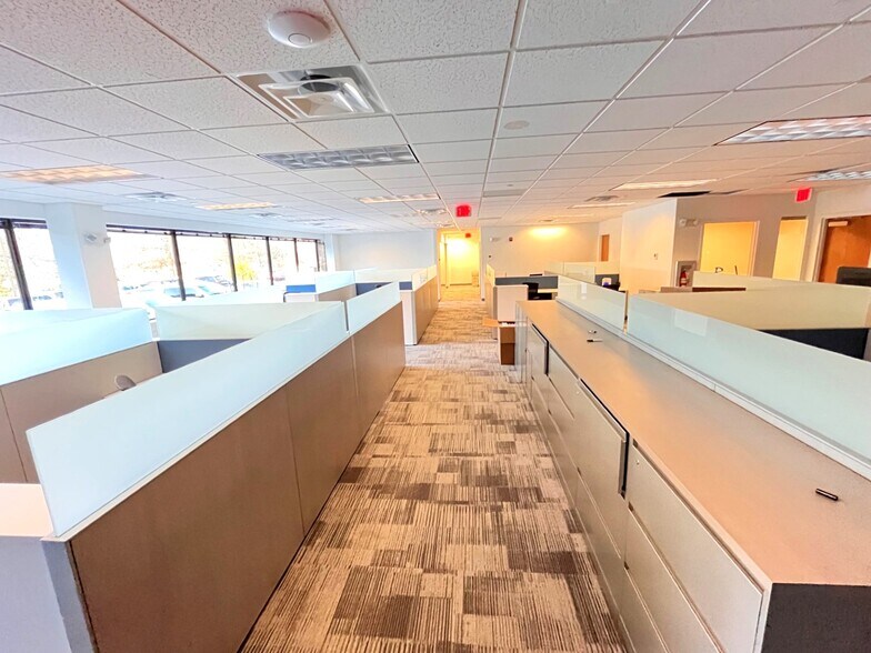 More Photos Of 405 Silverside Rd, Wilmington Office For Sale