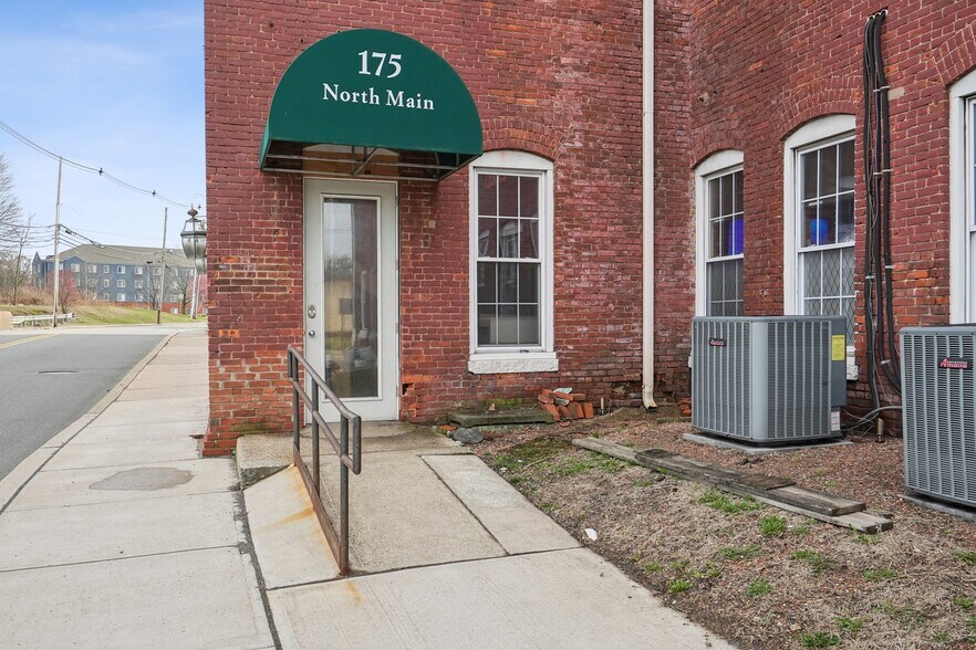 More Photos Of 175 N Main St, Wharton Loft Creative Space For Sale