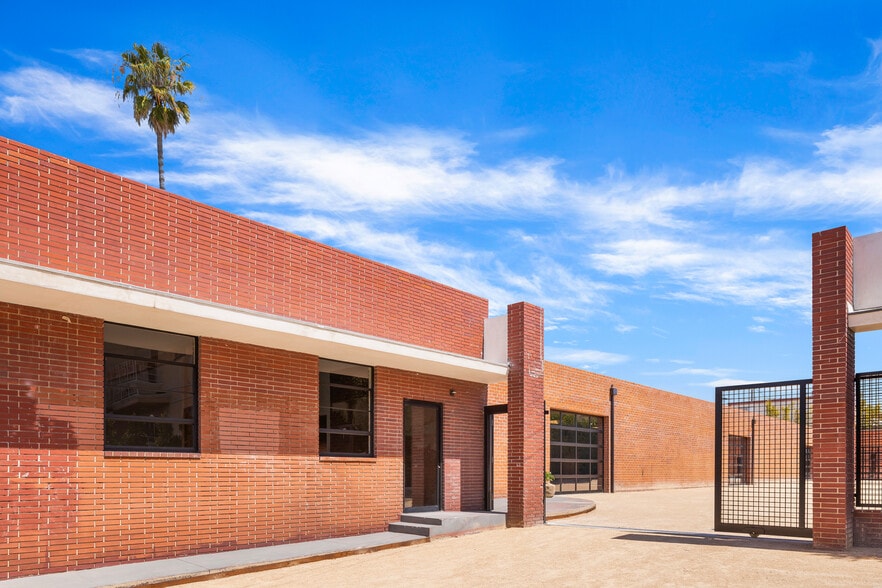 More Photos Of 450 N Market St, Inglewood Warehouse For Lease
