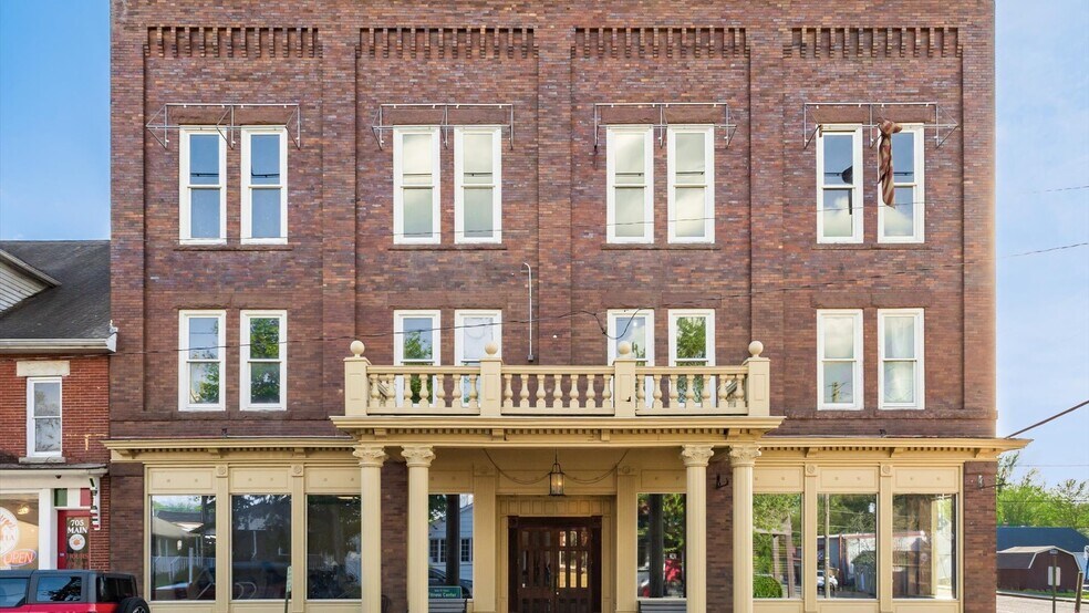 More Photos Of 701 Main St, Dresden Storefront For Lease