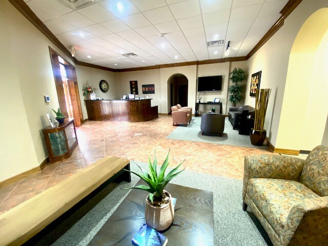 More Photos Of 722A Fairmont Pky, Pasadena Office For Lease