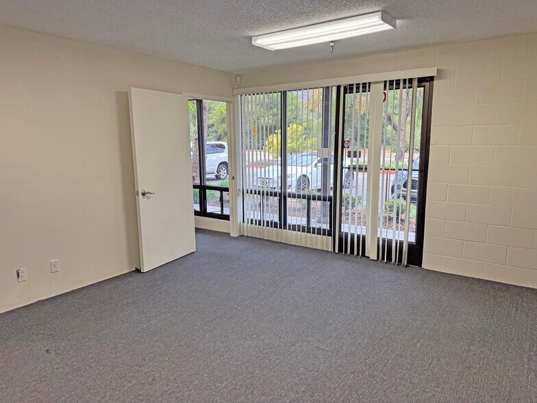 More Photos Of 6487 Calle Real, Goleta Warehouse For Lease