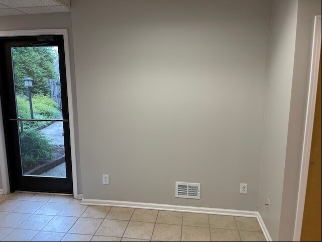 More Photos Of 513R Raritan Ave, Highland Park Office Residential For Lease