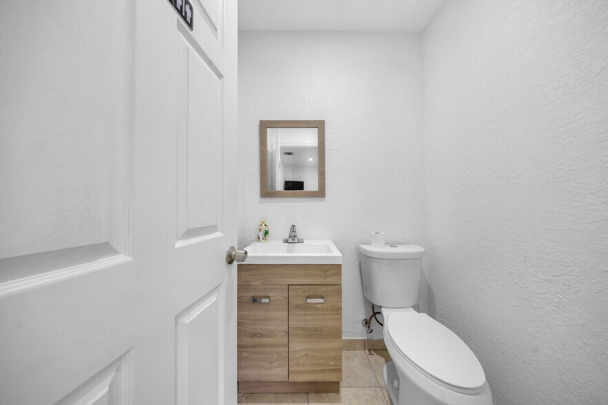 More Photos Of 1025 E 45th St, Hialeah Auto Salvage Facility For Sale